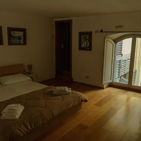 Apartment One Bedroom In Historical Building